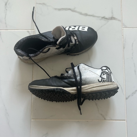 New Balance Cleats - Picture 2 of 4